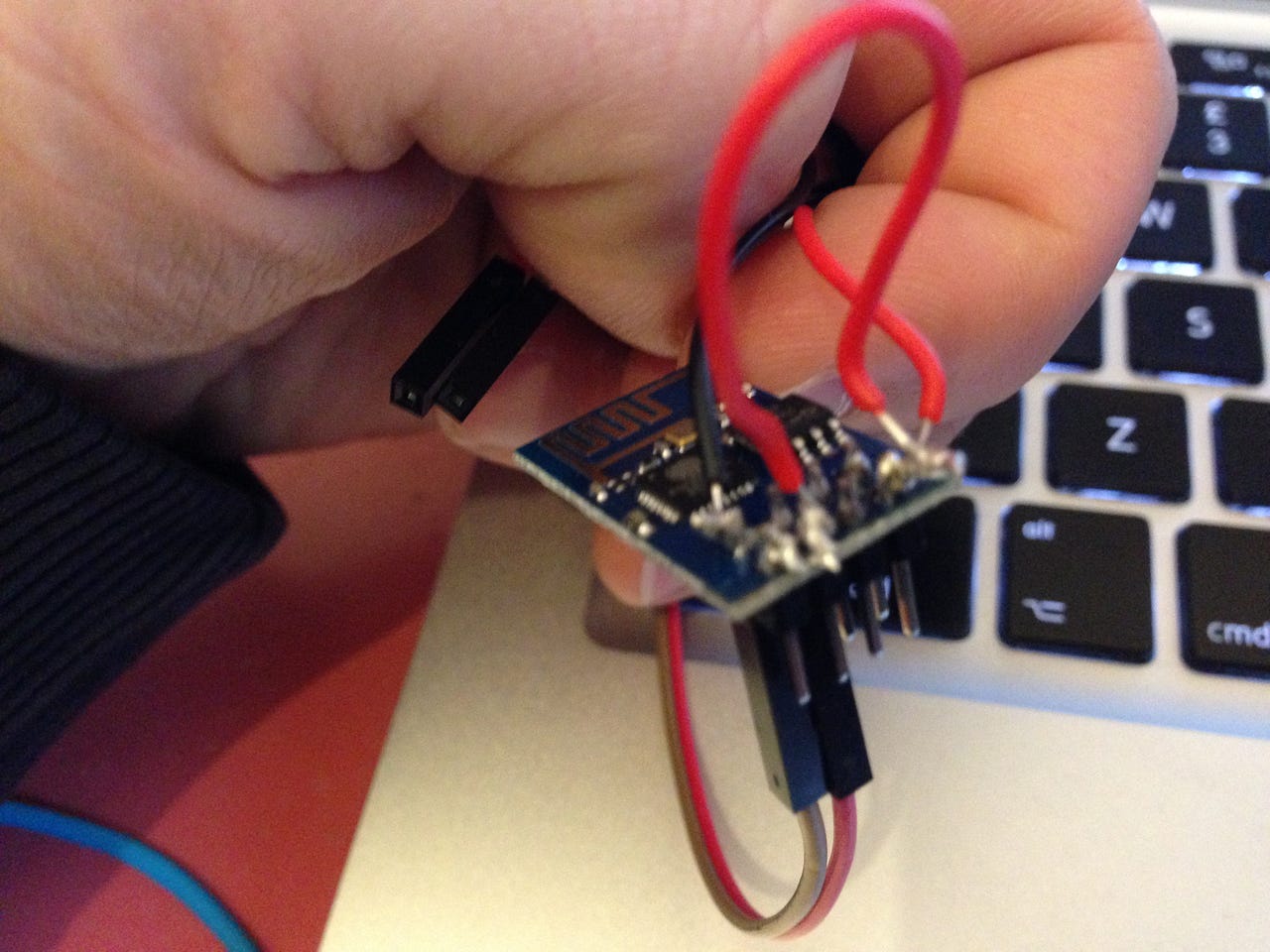 How to build an open WiFi finder using ESP8266 and two coin batteries