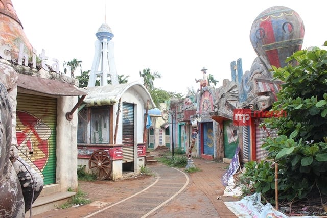 Silent Hill Di Kampung Cina Dan Fantasy Island Kota Wisata Silent Hill Di Kampung Cina Dan Fantasy Island Kota Wisata