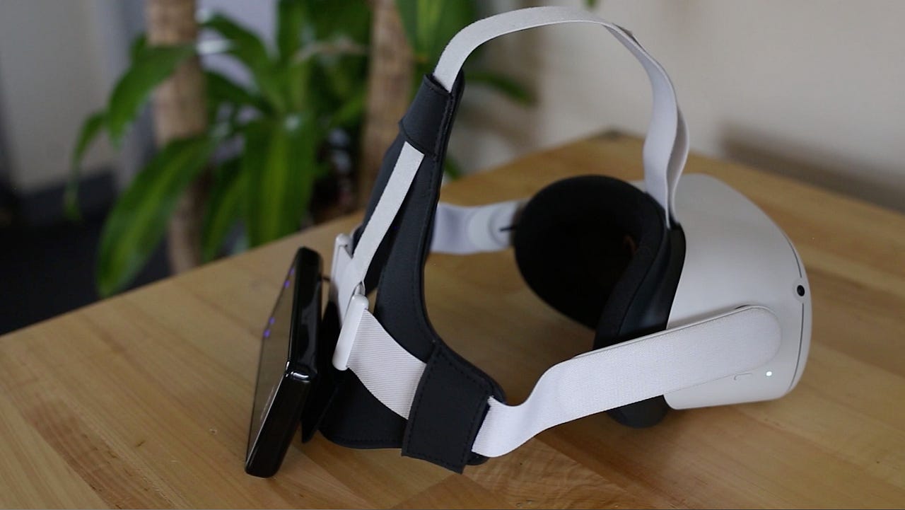 Review Best External Battery Packs for Oculus Quest 2 by Tech We