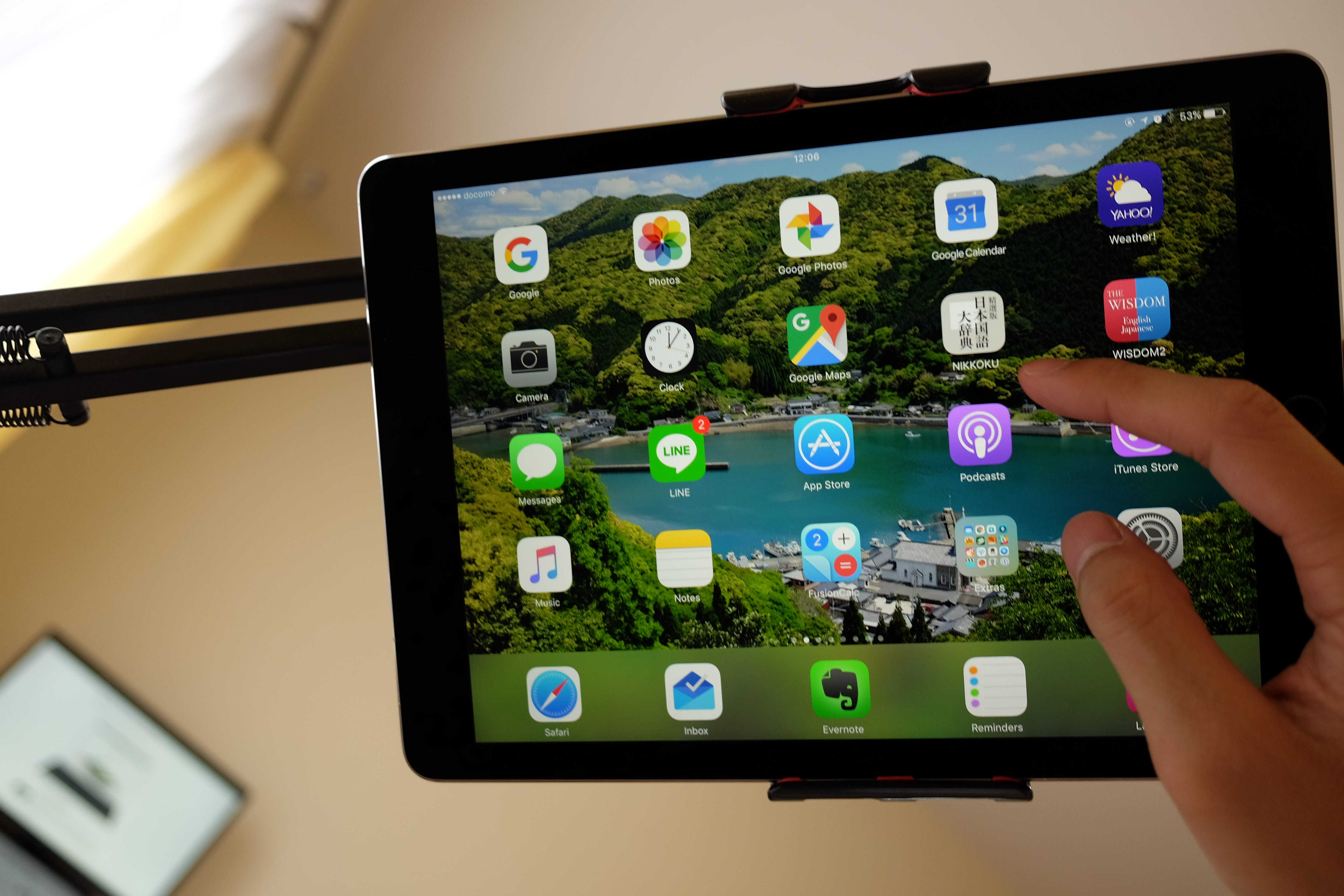Ipadを寝ながら見れるor勉強できるアームスタンド Unique Spirit が快適 By Ken Ipug Me Ipadを寝ながら見れるor勉強できるアームスタンド Unique Spirit が快適 By Ken Ipug Me