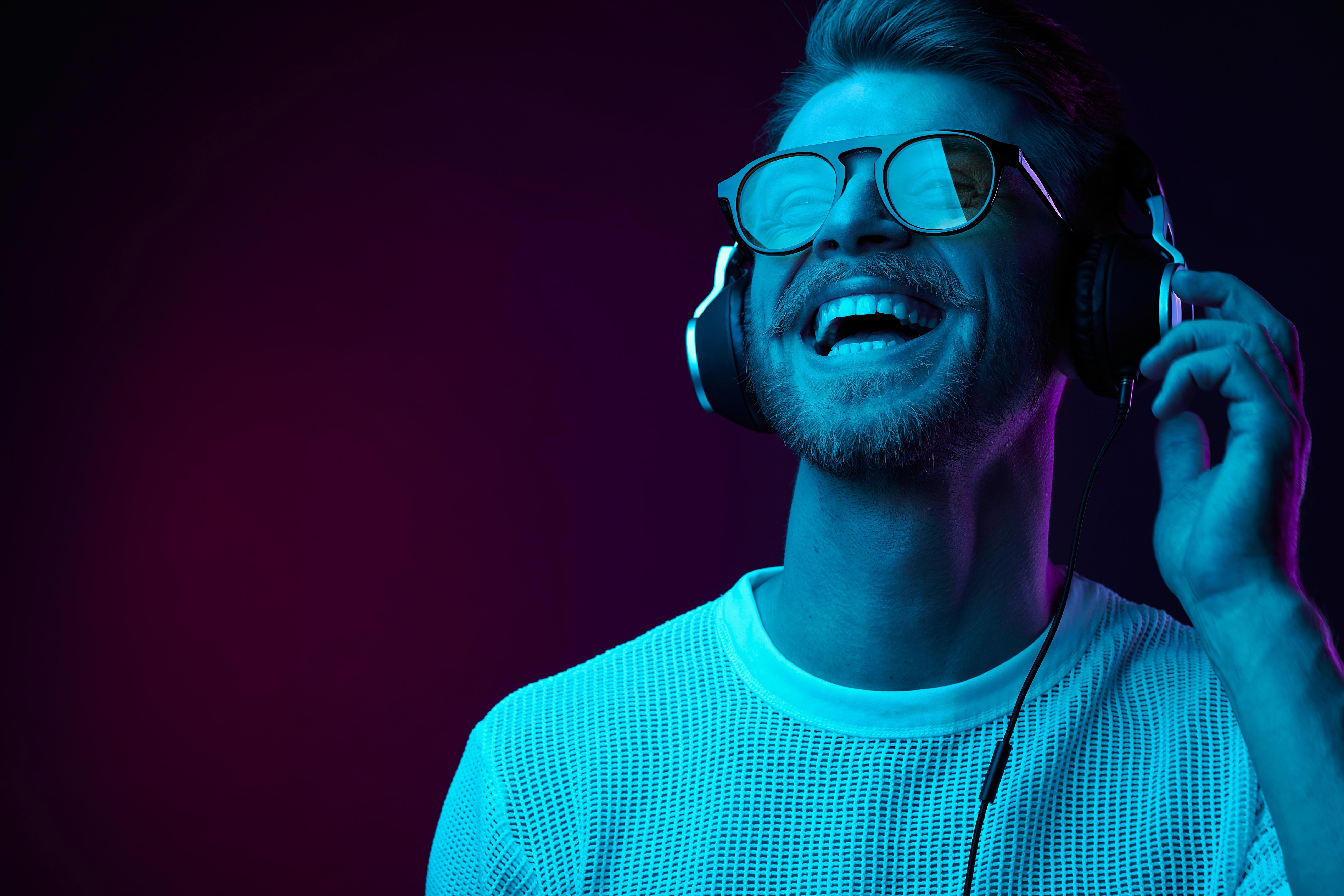gaming headset comfortable with glasses