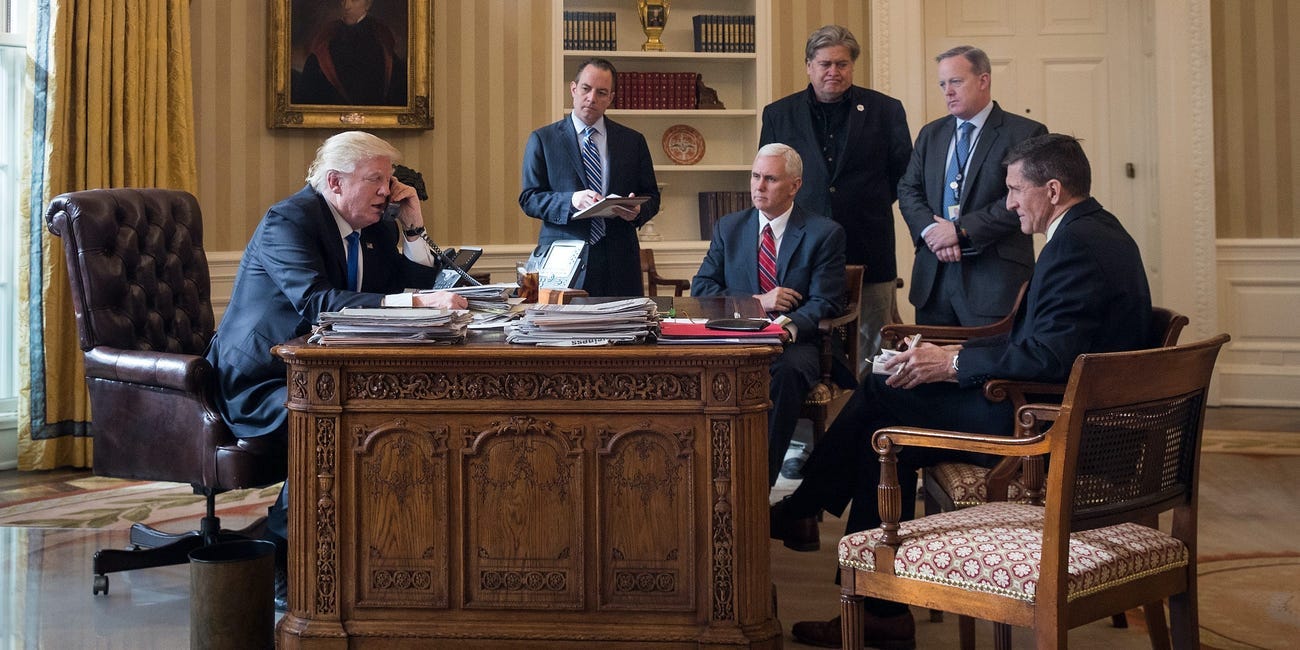 10 Foto tak terlupakan kepresidenan Trump