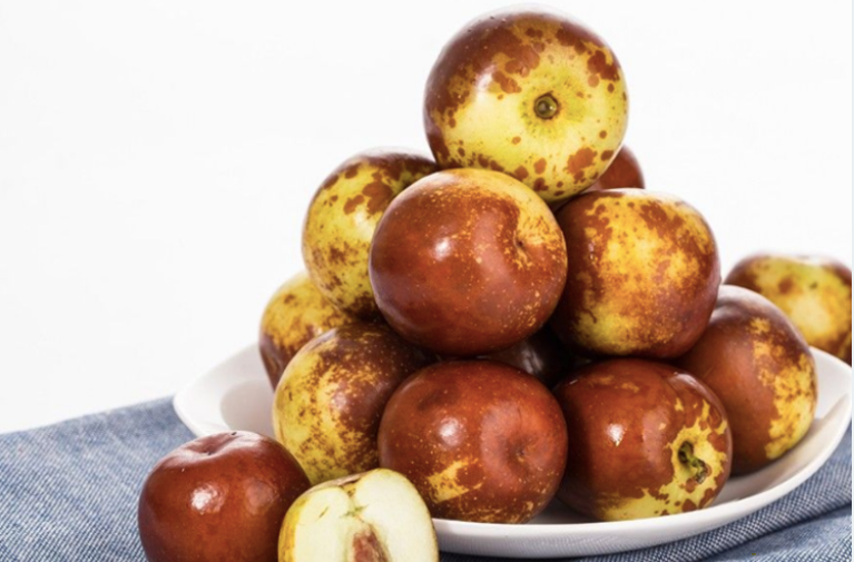 Can fruits replace vegetables?. Although fruits and vegetables are both