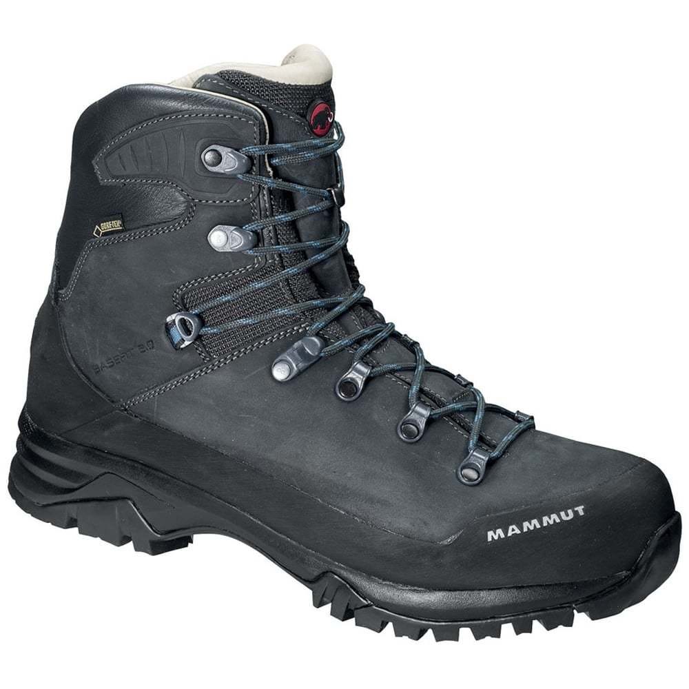 hiking boots for everest base camp