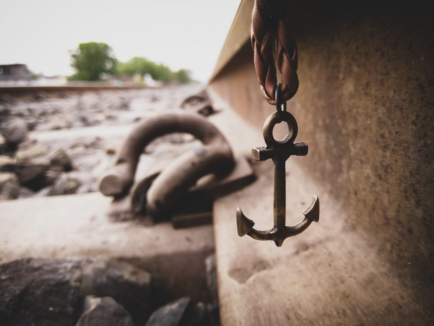 5 Types of Hook to Grab Readers' Attention — Photo by Vishal Jadhav on Unsplash