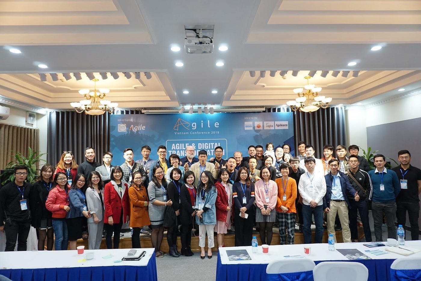 Group Photo of Agile Vietnam 2019 attendees in Hanoi