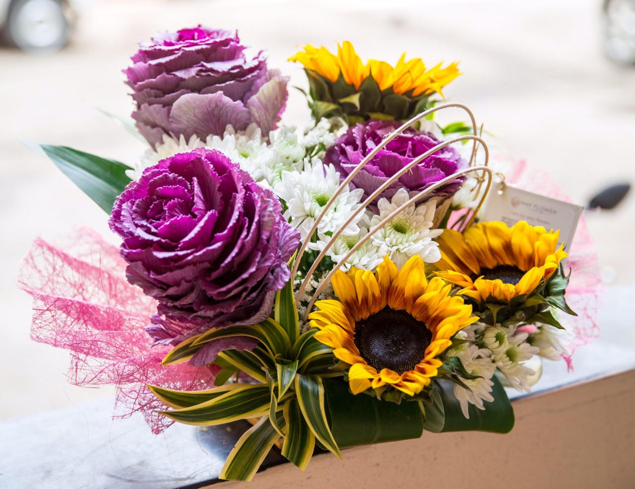 How online flower delivery in Mumbai has increased popularity of