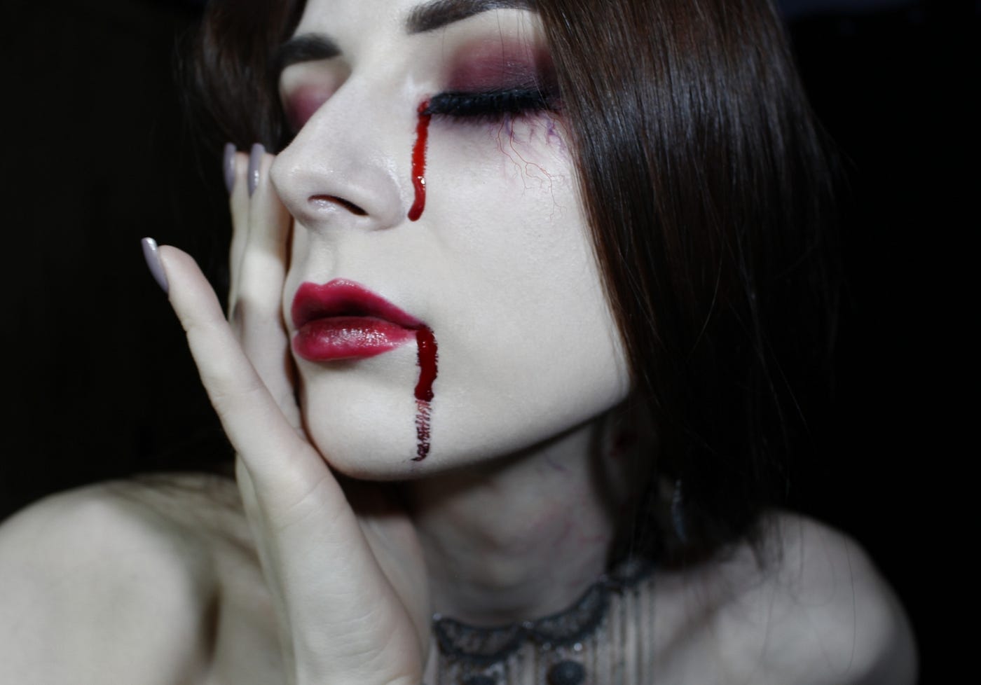 January Girl: Vampire Halloween Makeup Tutorial | Easy SFX Vampire Bite  Mark | by Liz Breygel | Medium