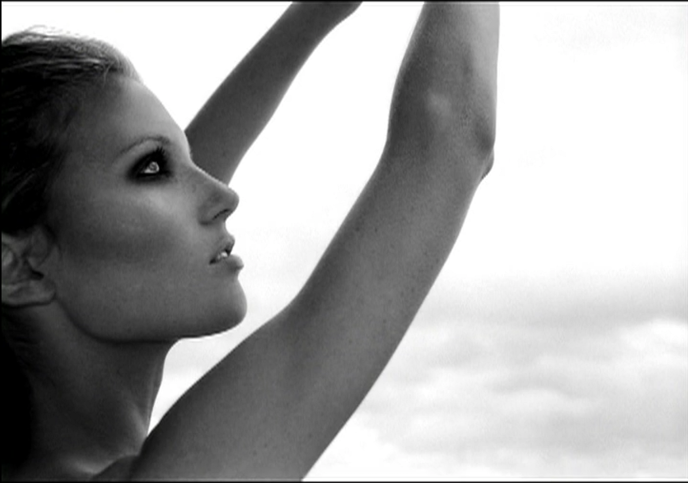 black amateur model tyra