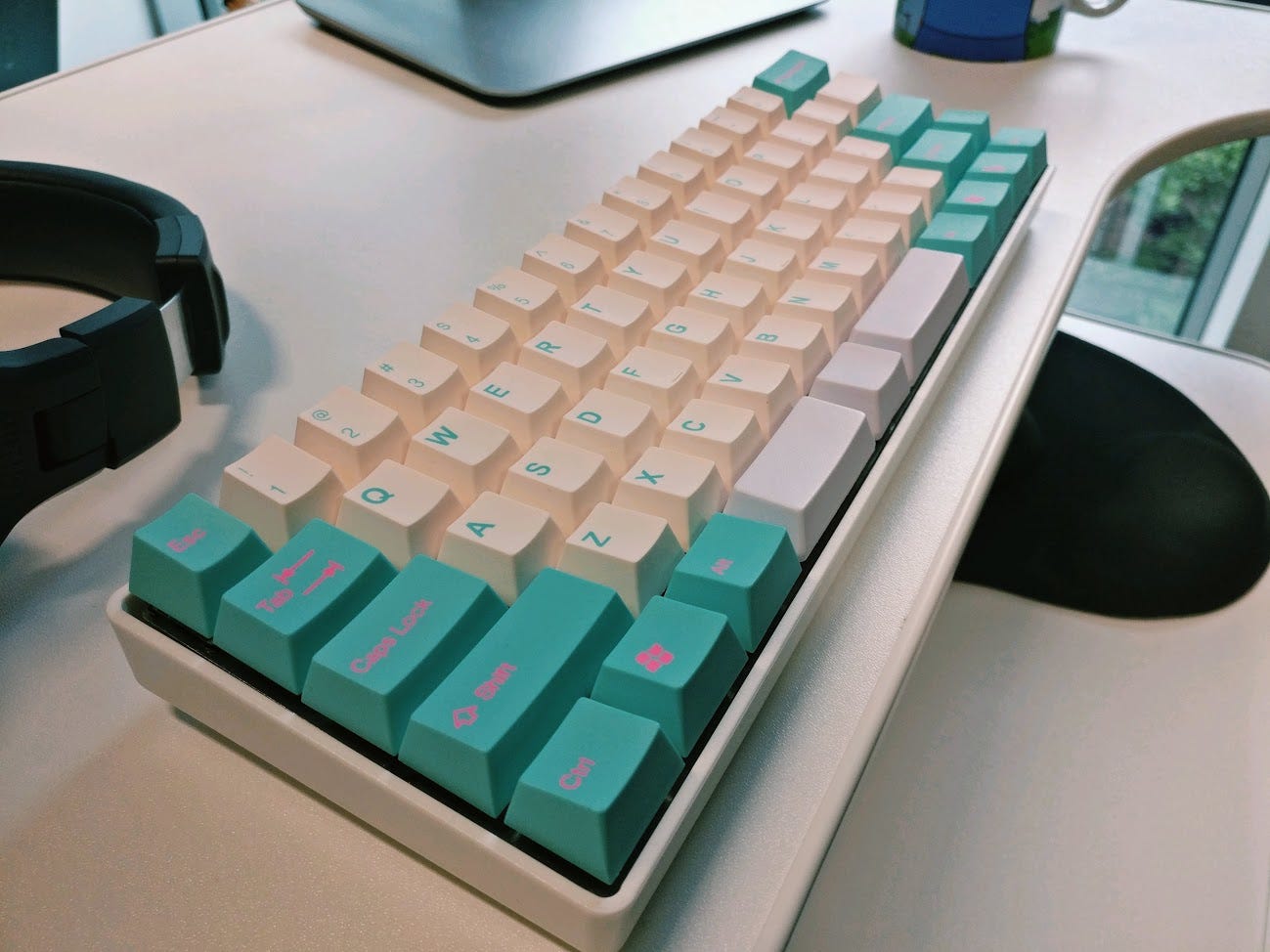 Building a 60% keyboard: a DZ60 build guide | by Chris Lewis | Medium