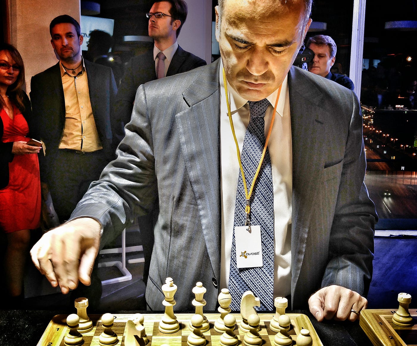 Cómo la vida imita al ajedrez?. Garry Kasparov, el ajedrecista más… | by  Luis Joel Soto Miranda | Medium