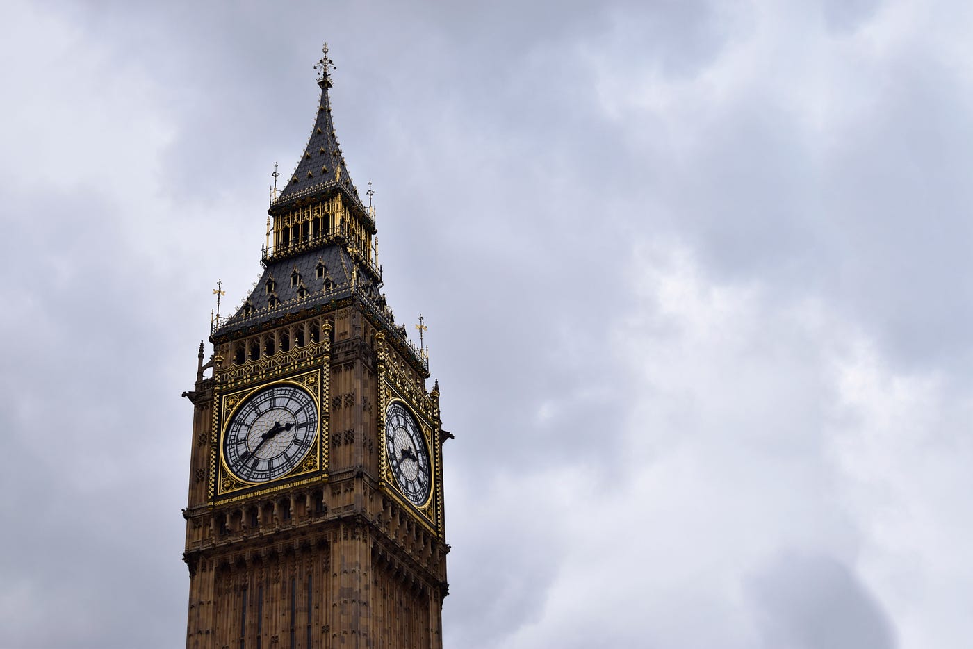 A close-up of London’s Big Ben on a cloudy day.