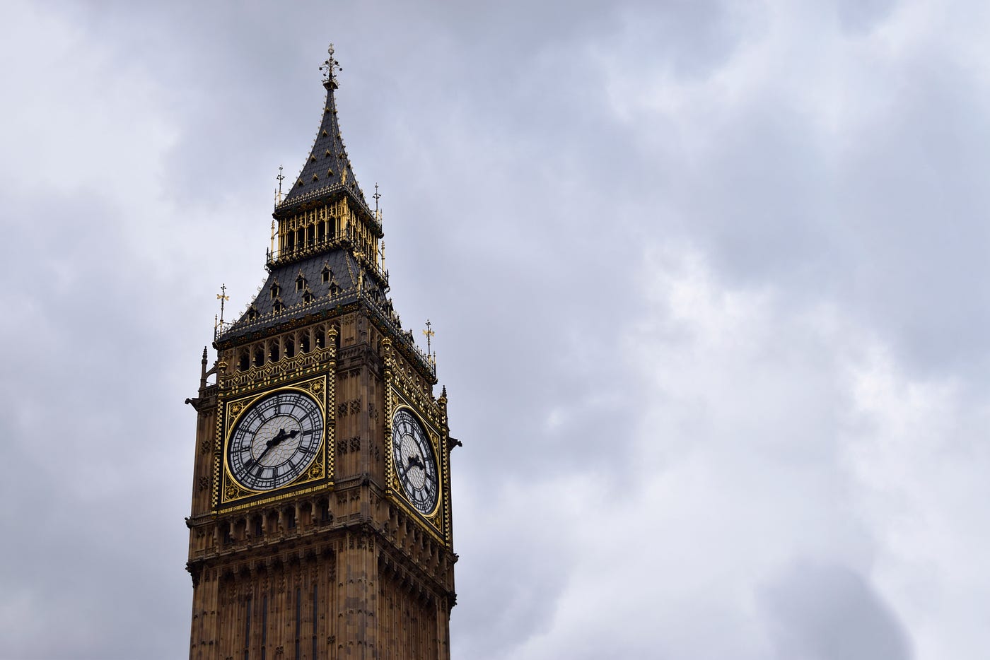 A close-up of London’s Big Ben on a cloudy day.
