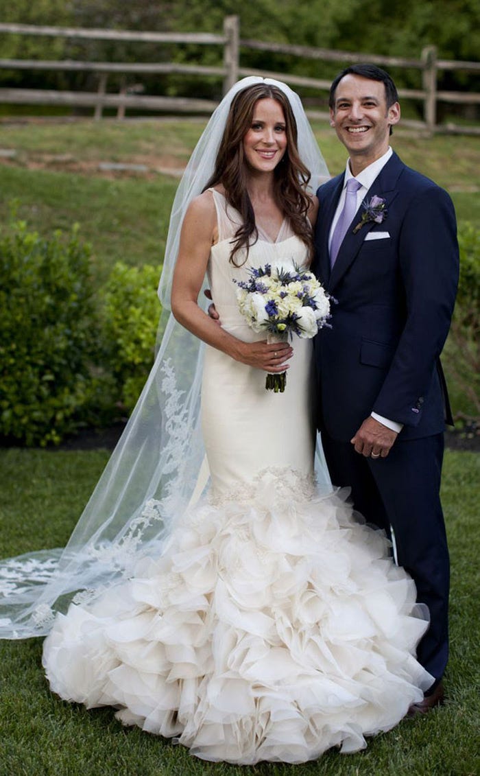 Get Married In Vera Wang Wedding Gowns Niki Sin Medium