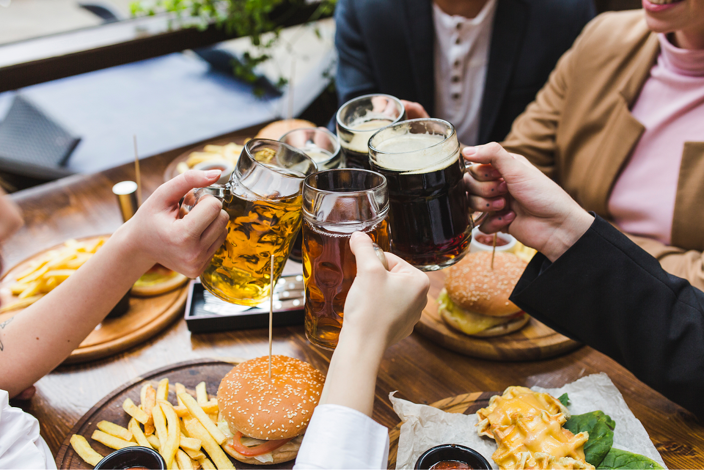 La cerveza me sienta mal al estómago