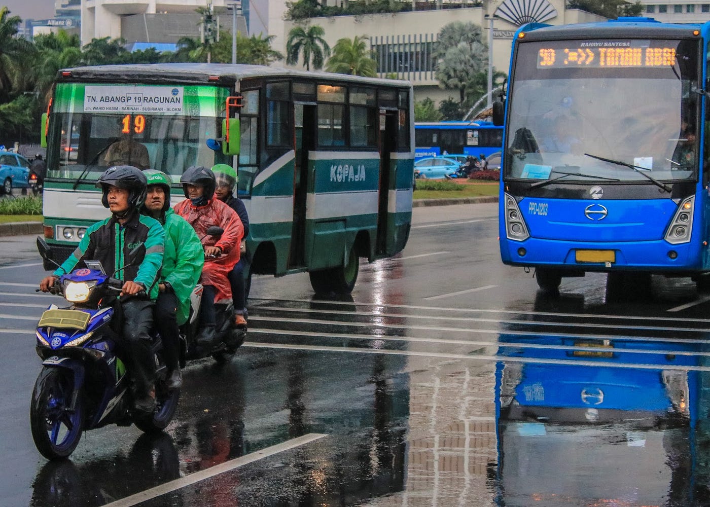 Menganalisis Data Transportasi Dari Jasa Ride Hailing Untuk ...