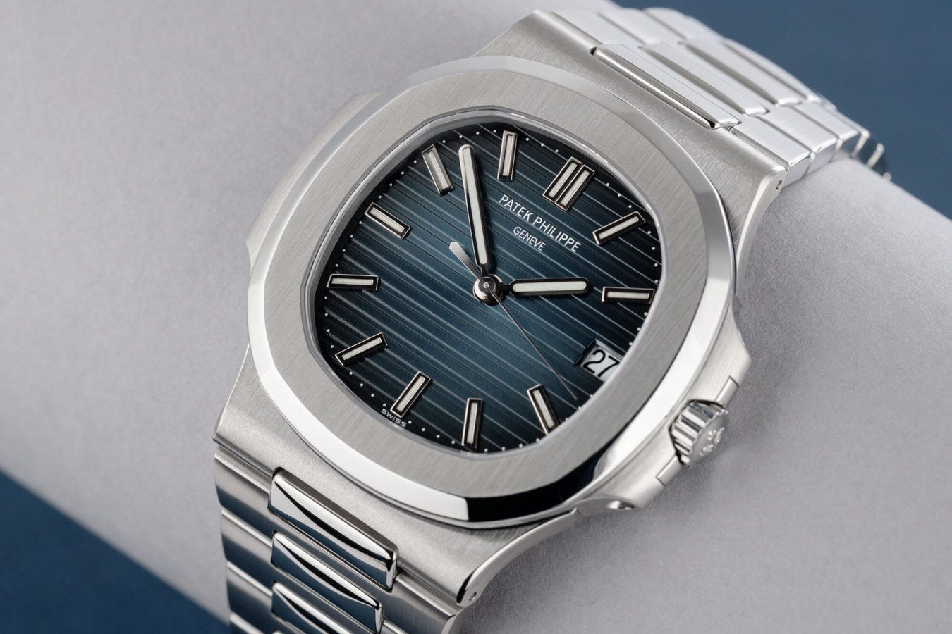 patek nautilus 5711 retail price
