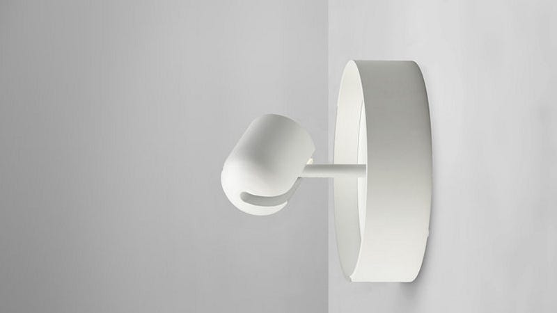 Concierge Lamp 設計師燈具 為一盞燈注入兩種生命 就算是低成本打造的室內空間只要照明設計得宜 便能帶來超乎想像的家居質感 然而香港 By Tech Wing Medium