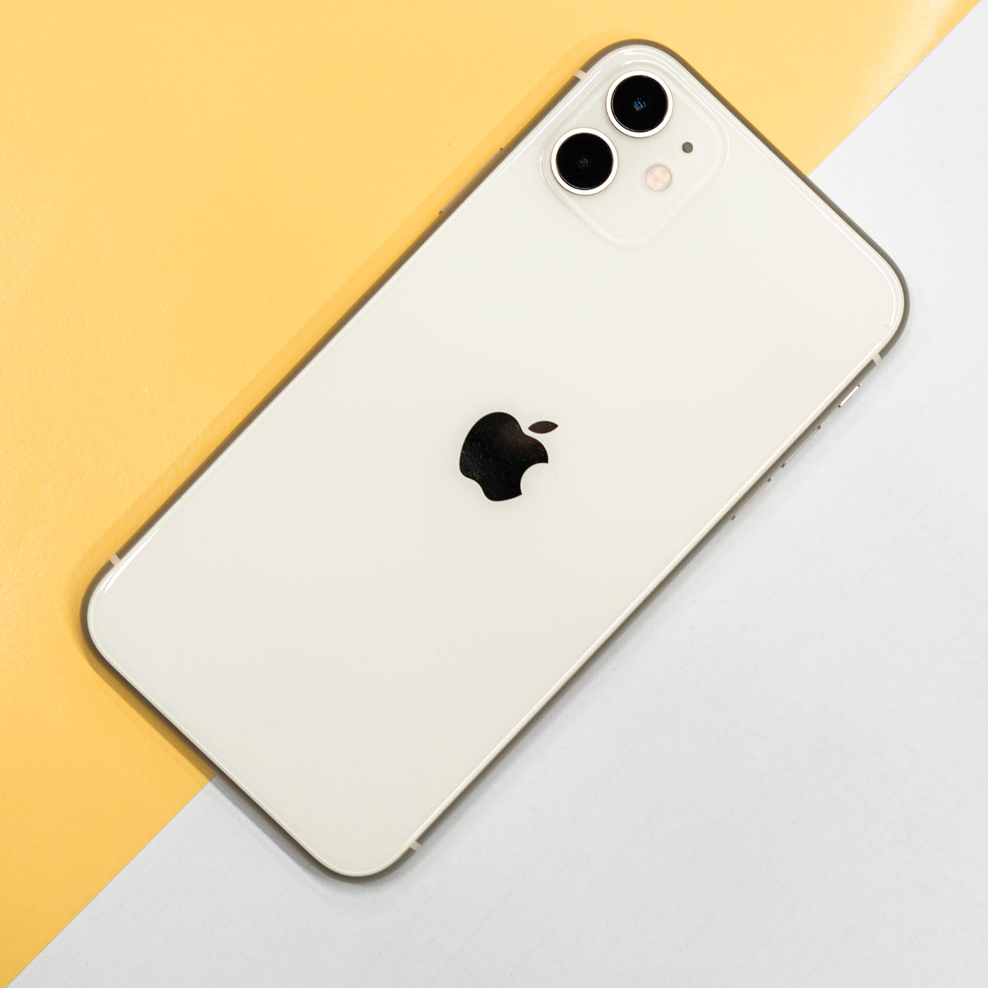 The Reason Why I Doubt Apple Will Ever Release A Folding Iphone By Rugare Maruzani Mac O Clock Sep 21 Medium