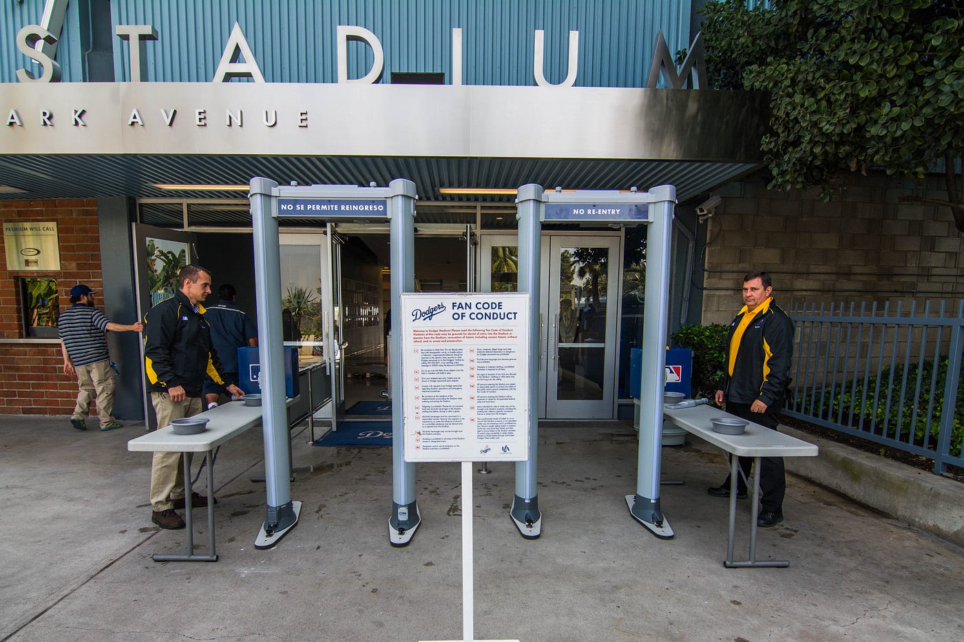 dodger stadium bags