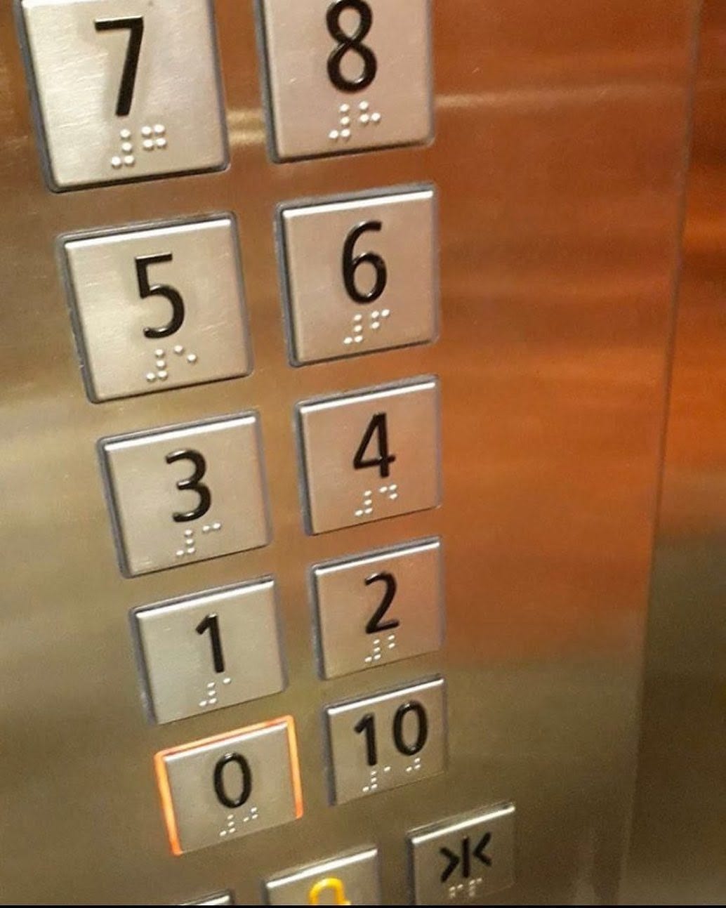People designing the elevator forgot elementary mathematics :(