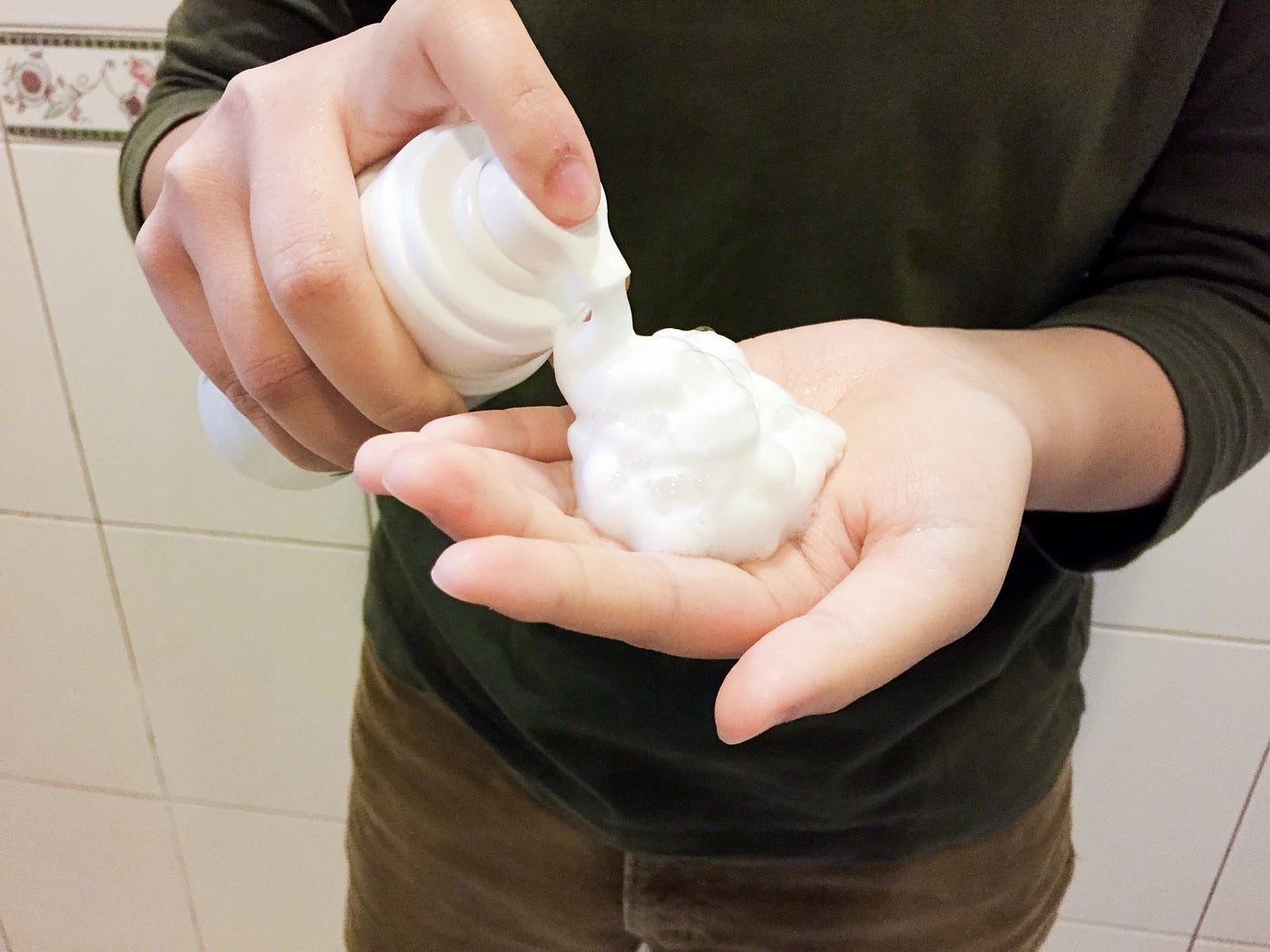 化療用洗髮精推薦 與綺麗製作所合作 你在化療後光頭有用洗髮精嗎 By 歐庭華 有病供三小 Medium