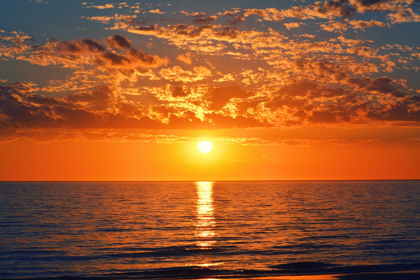 あの美しい夕日は何と言えばいいのか 私は小さい頃よくボーッとしていた子でした 何も考えず 今ある現状をなんとなく感じ By 黒蜜 さんぽ Medium
