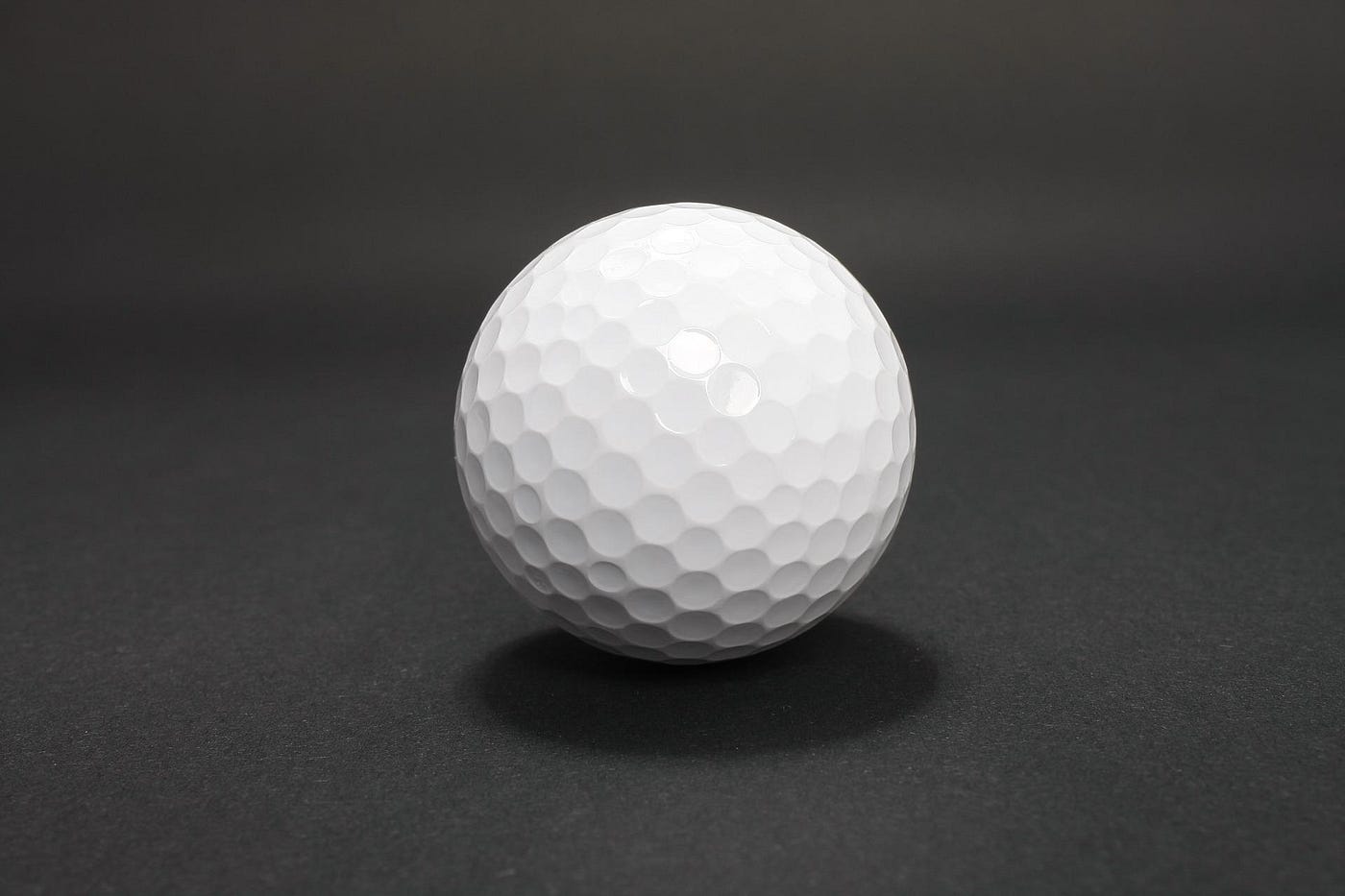 Мяч для гольфа. Golf Ball. Мяч для гольфа красный. Мяч для гольфа на белом фоне. Мячик для гольфа фон.