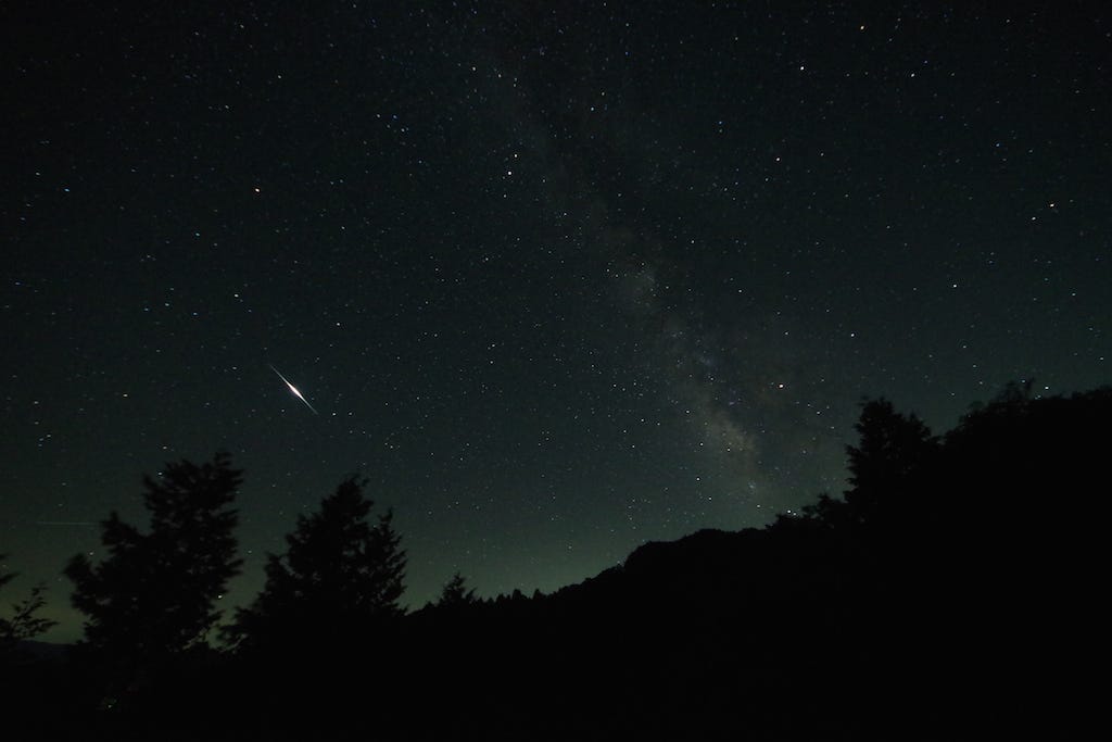 流れ星を撮りたければ、とりあえず広角レンズでインターバル撮影して 
