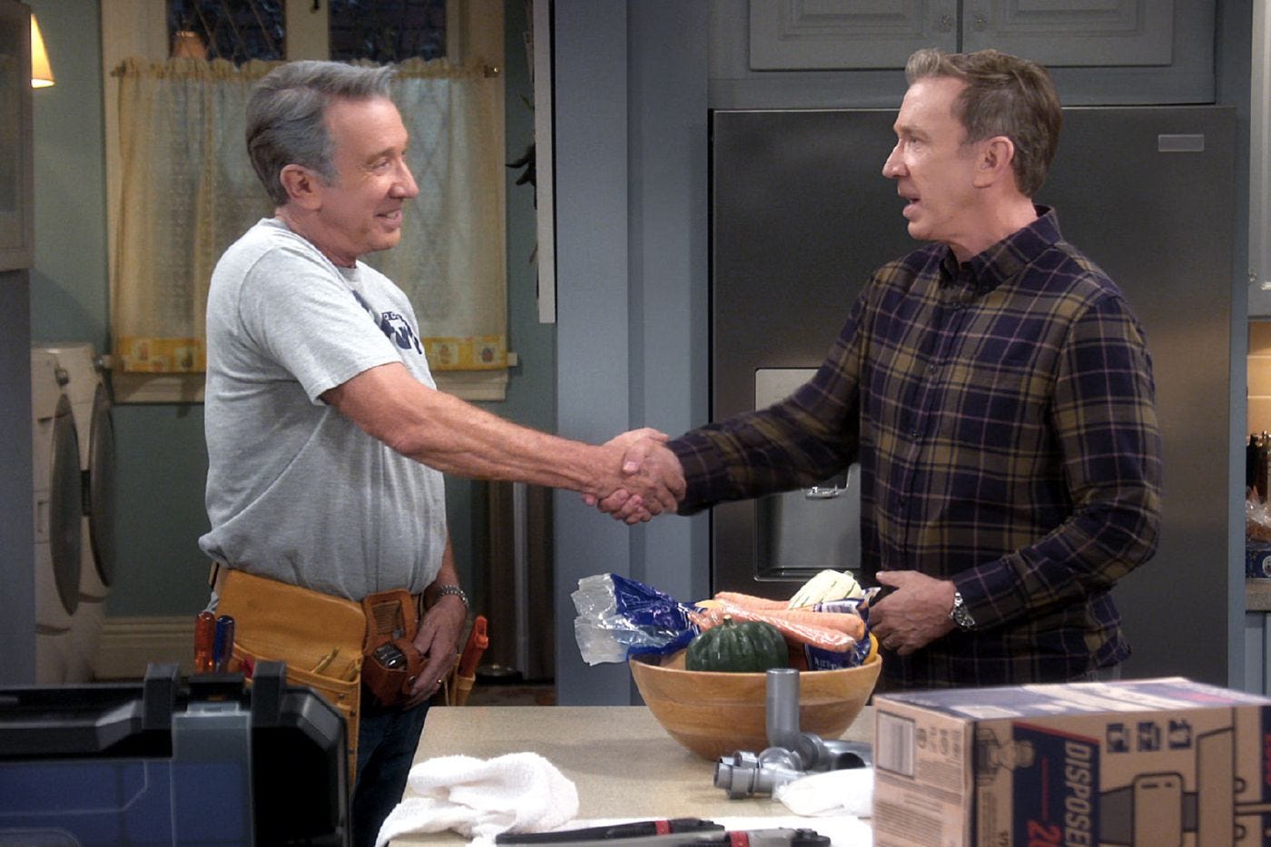 FOX > Last Man Standing | Season 9 — Episode 1 : Time Flies [Full