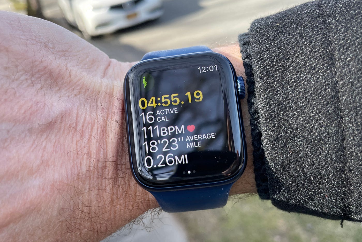Apple's new 'Time to Walk' feature puts Shawn Mendes and Dolly Parton on a  walk with you - CNN
