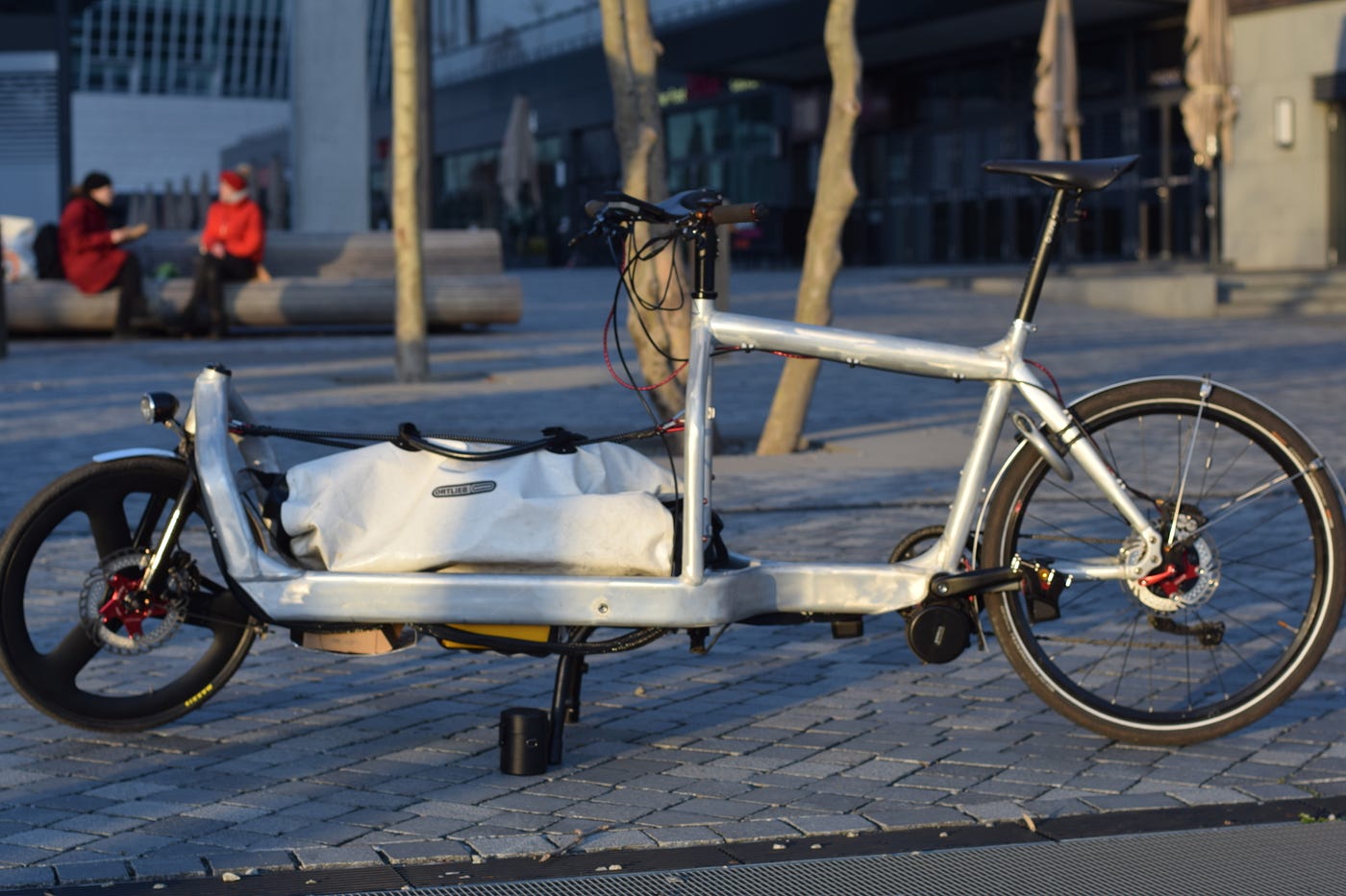 Building a Custom E-Cargo Bike Based on the Famous Bullitt Frame | by  Daniel Büttner | Medium