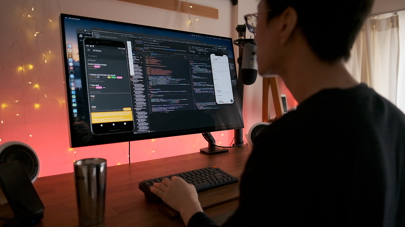 個人アプリ作家の夢のデスク構成 年末 会社を辞めて8年前にフリーランスとして自宅で働くようになってから 自分のデスクで By Takuya Matsuyama 週休７日で働きたい