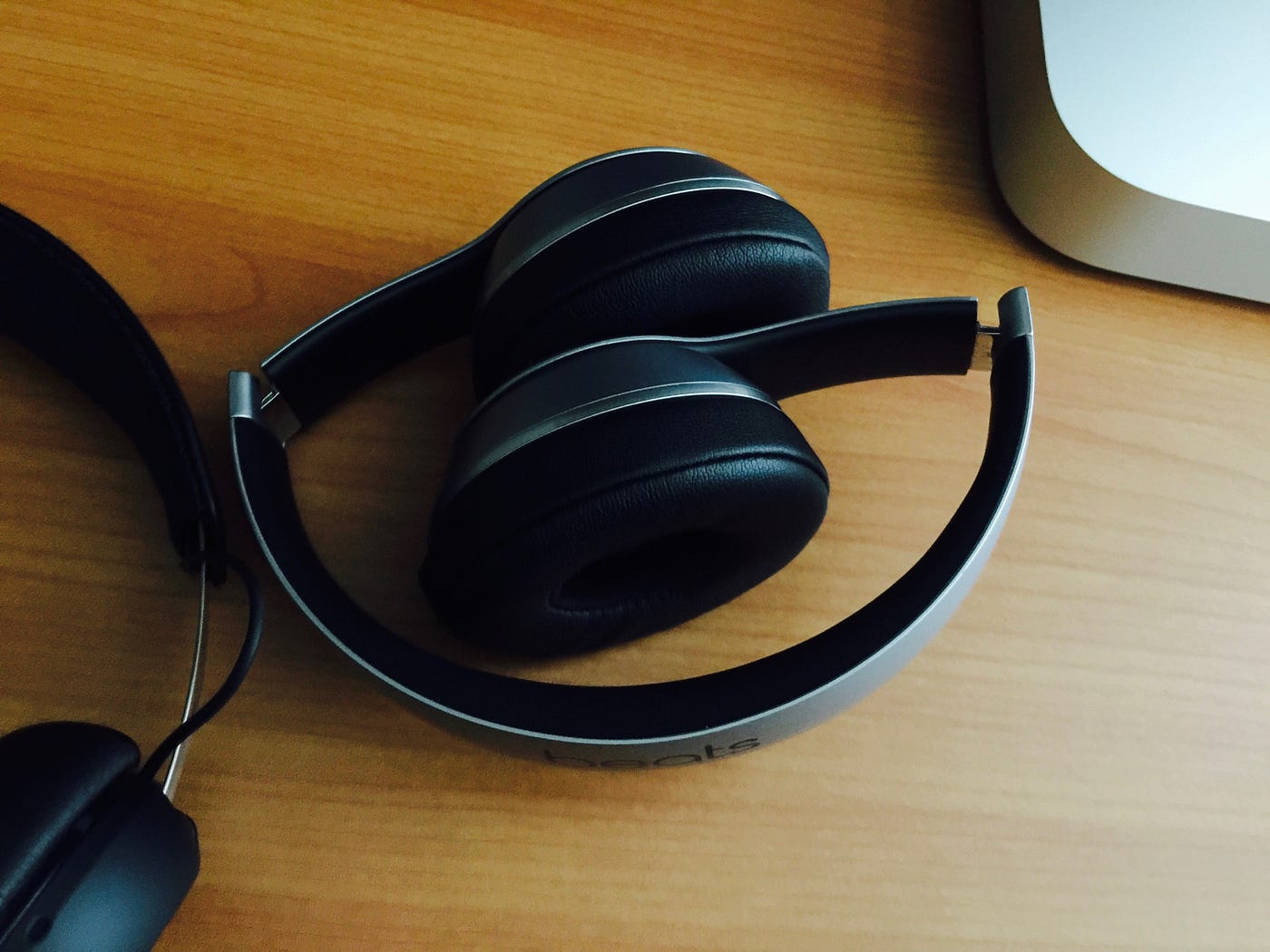 Headphone Showdown: Beats Solo 2 Wireless vs Skullcandy Grind Wireless | by  Alex Rowe | Medium