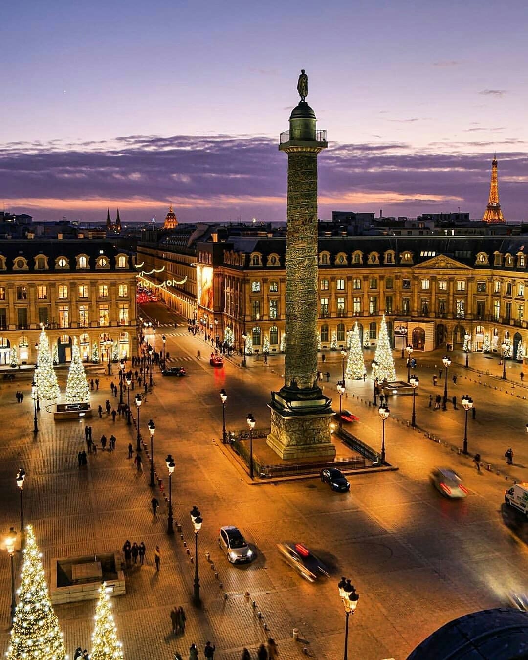 Nuit dorée à la Place Vendôme, Paris, France. by Notre Monde Medium