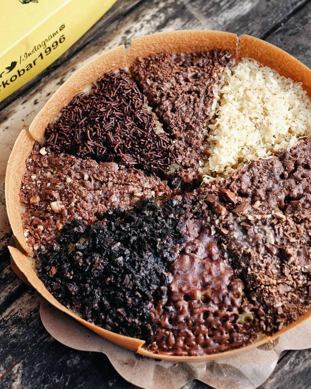 8 Flavour Pizza Style Terang Bulan Or Ban Jian Kuih Using Only A Skillet By Galuh Prabhandini Medium
