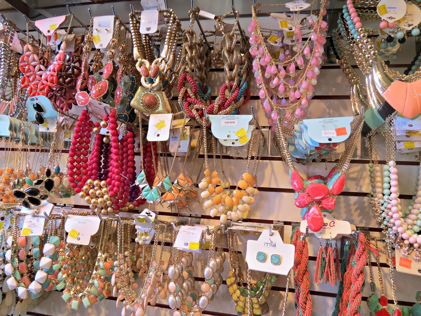 Wholesale Jewelry &Accessories 80% Off @ JewelryBund.com  Products For Sale