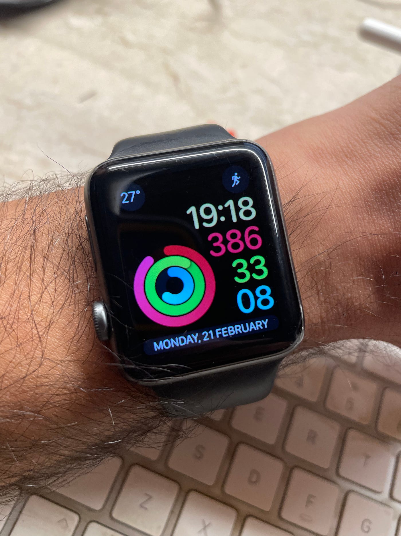 Using Apple Watch Series 2 in 2022 | by Akshay Gajria | Mac O'Clock | Medium