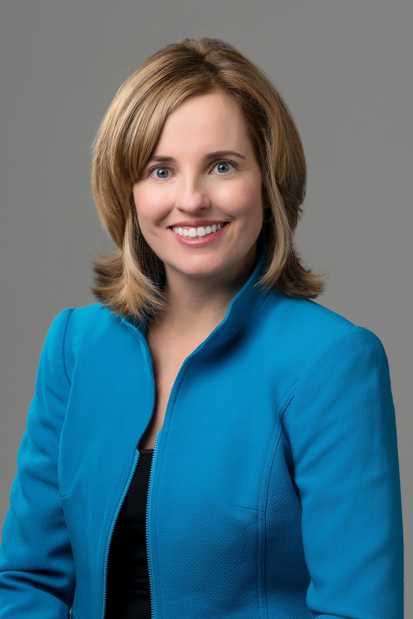 Becky Frankiewicz of ManpowerGroup North America: 5 Things You Need to Know  to Successfully Manage a Remote Team | by Fotis Georgiadis | Authority  Magazine | Medium