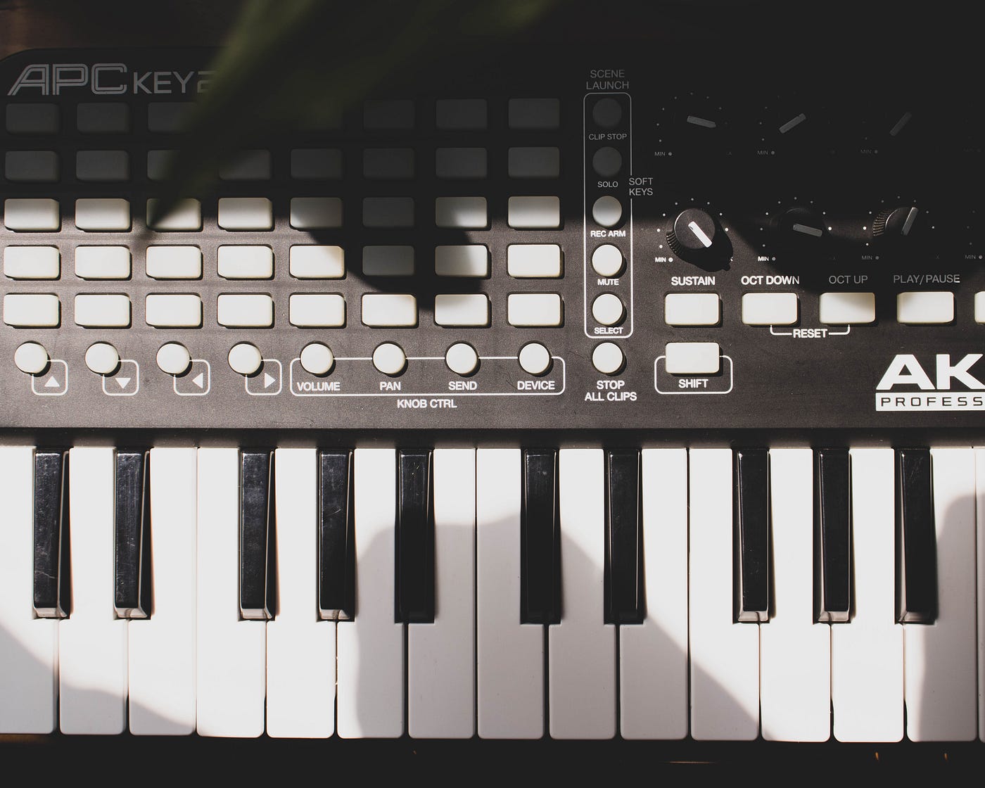 Akai Apc Key 25 Review Introduction By Tiago Pereira Medium Akai Apc Key 25 Review Introduction By Tiago Pereira Medium
