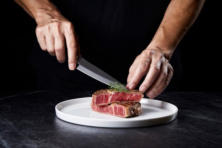 What Makes a Good Steak Knife Set?