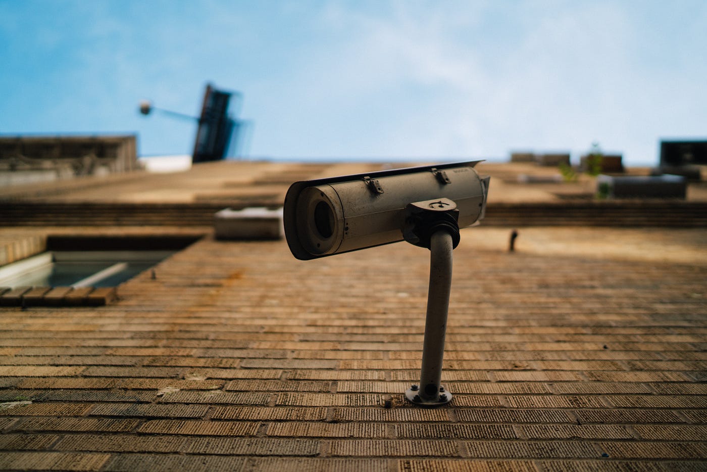 Síndico e outros, podem ter acesso remoto das câmeras de segurança do  condomínio? | by Acolweb | Blog da Acolweb