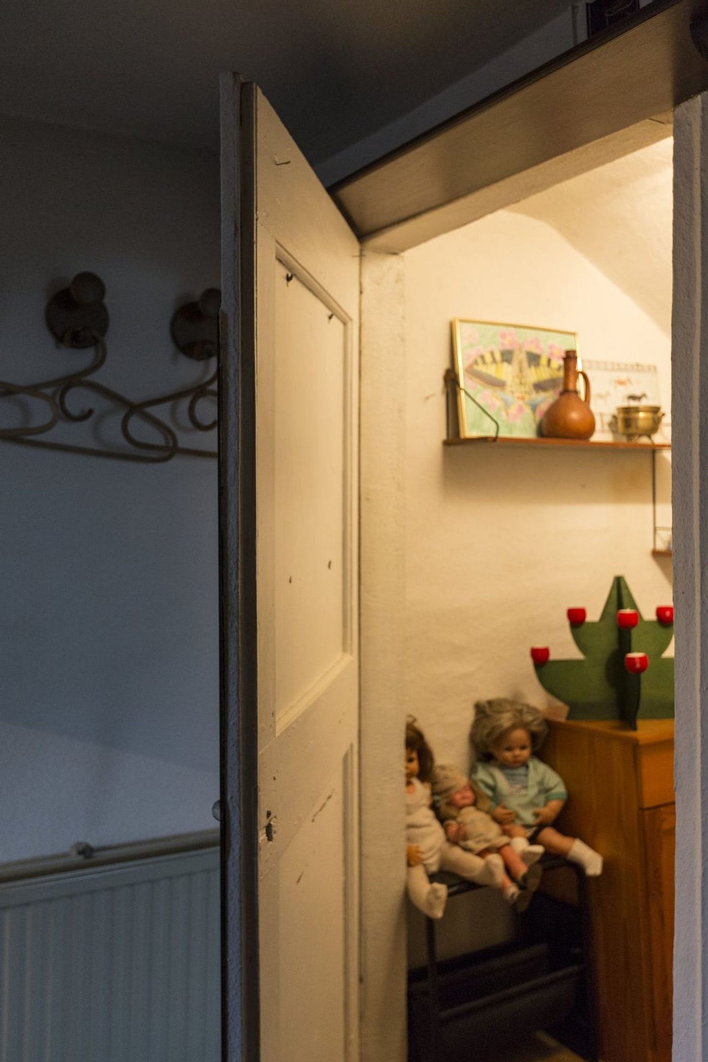 Colour photo of Gregor Schneider’s Abstellkammer (Storeroom) (2014) from Joseph Goebbels birth house