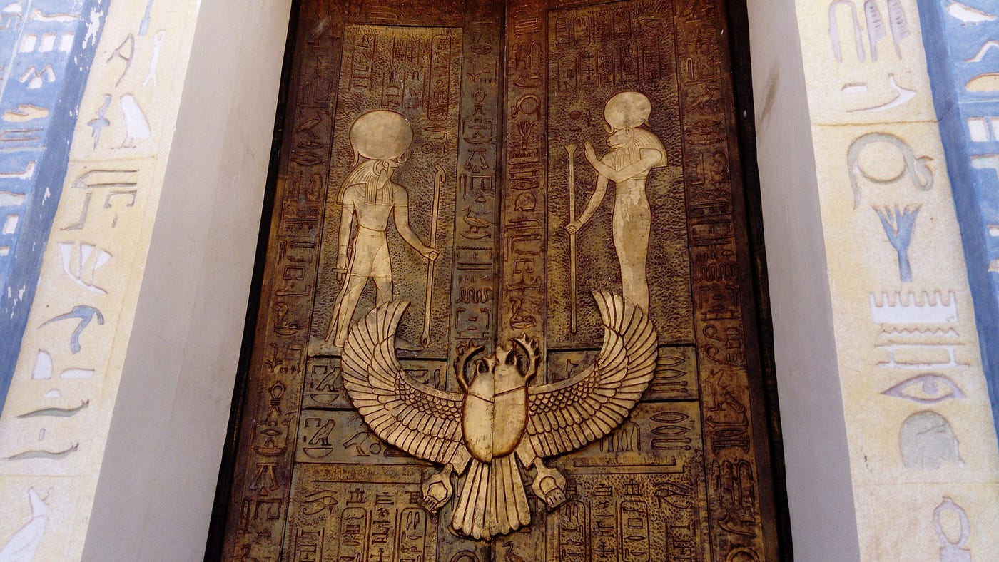 Kleopatra Die Schonste Frau Der Weltgeschichte By Bruno T Schelig Die Schone Mythologie Jun 2021 Medium