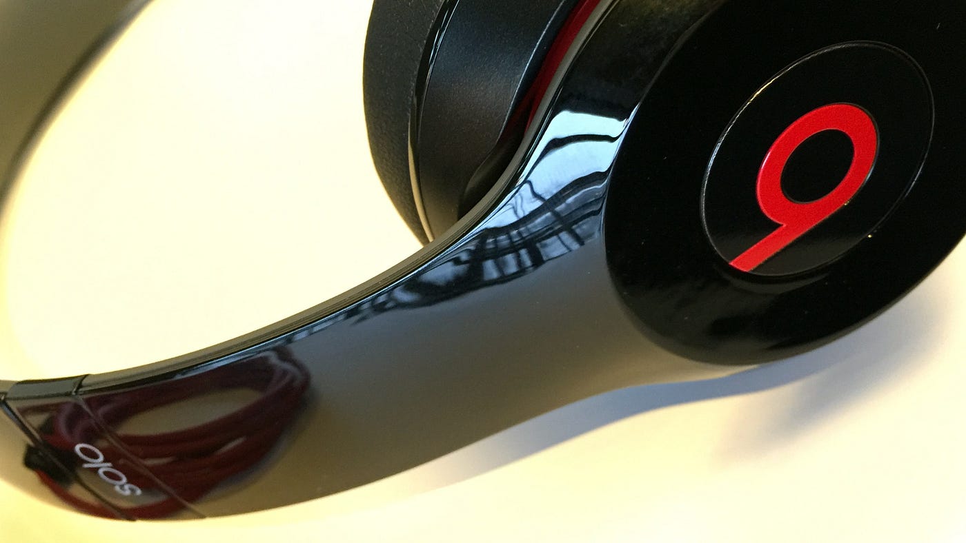 I Like Things That Click: The Best Tiny Feature of Beats Headphones | by  Alex Rowe | Medium