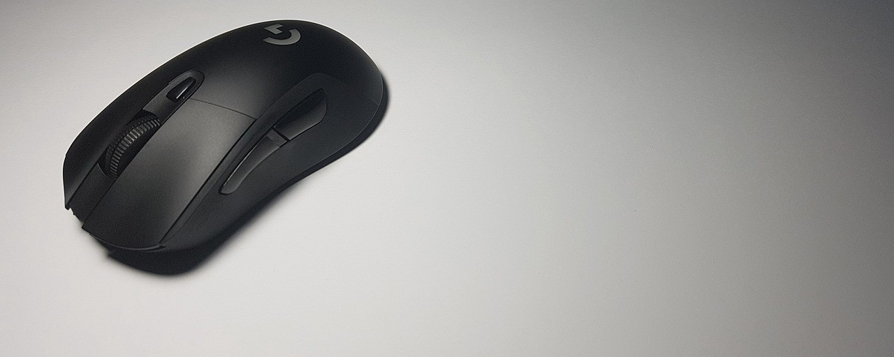 The gaming mouse problem. Fast, sleek, overloaded with RGB… | by Hansen  Liang | UX Collective