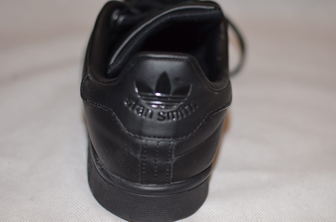 full black stan smith
