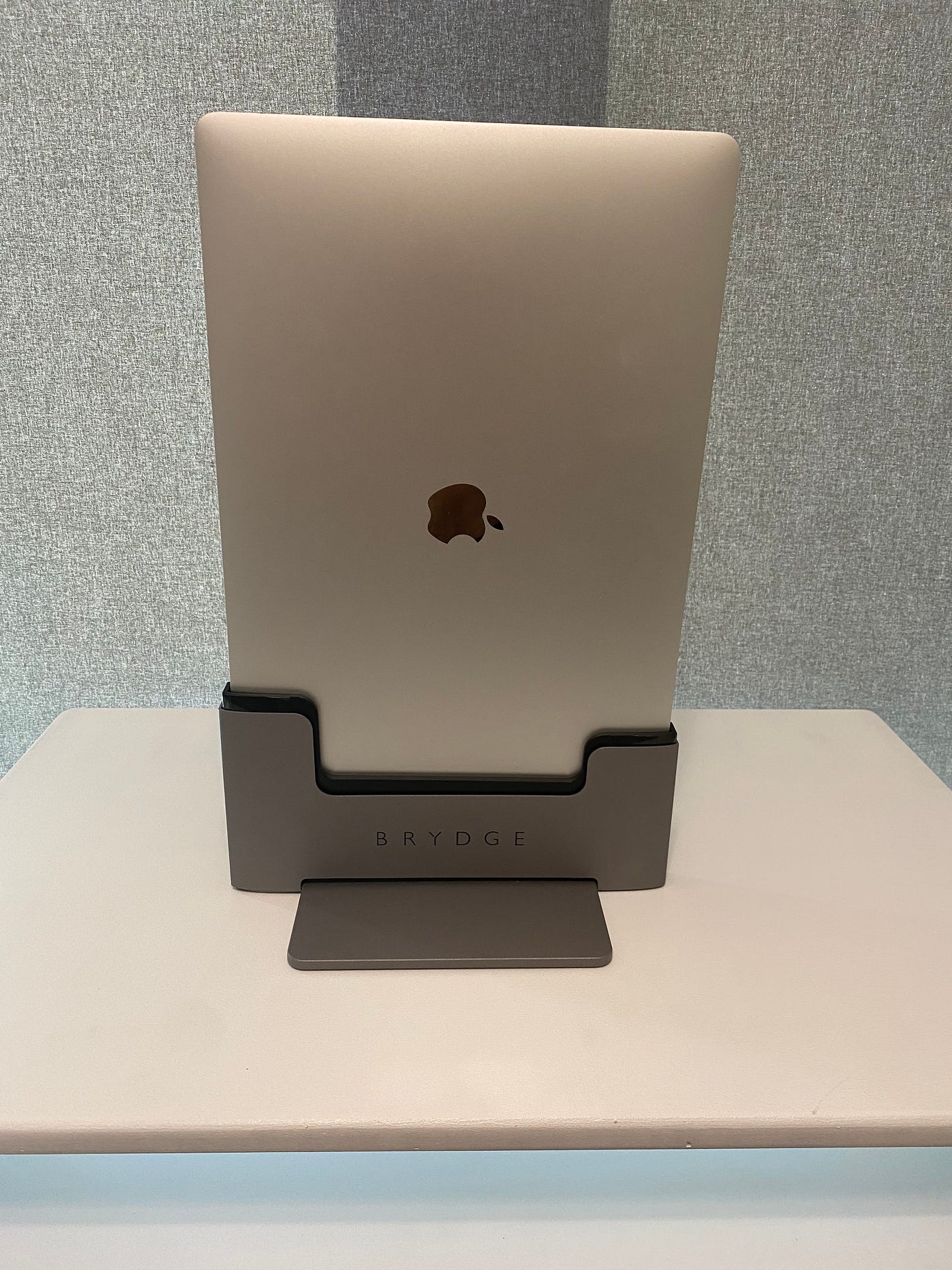 How to Daisy Chain your Macbook Pro for Machine Learning. Apple says