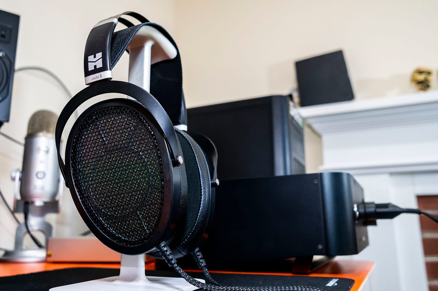 HiFiMAN Jade II Review. Weightless | by Alec | Bedrock Reviews | Medium