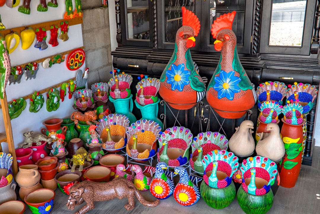 PURCHASING AUTHENTIC MEXICAN POTTERY IN THE TOWN OF AMANTENANGO DEL